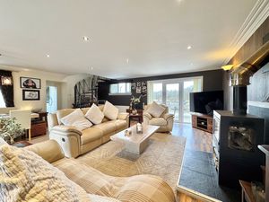 Photo 7- click for photo gallery